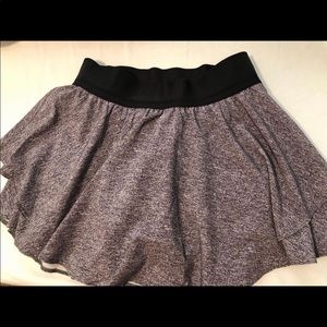 Lululemon court rival skirt
